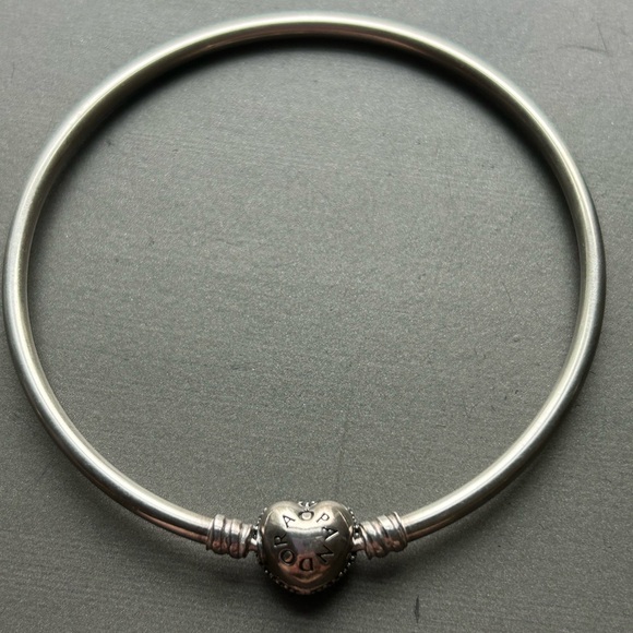 Pandora pave heart clasp bangle - Picture 2 of 6